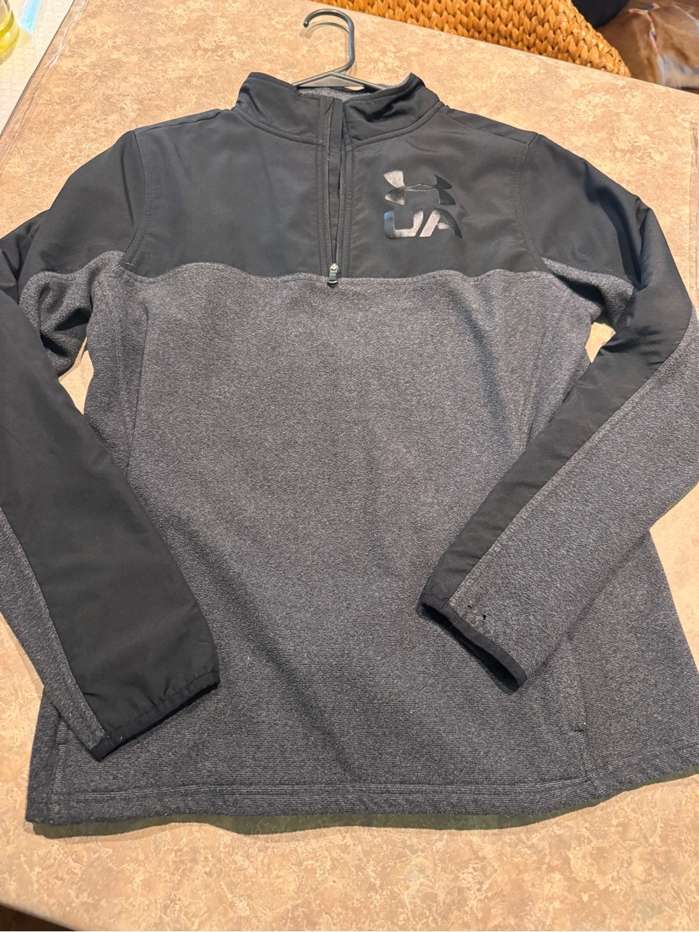 BOYS YXL Under Armour Black & Charcoal Quarter-Zip Pullover